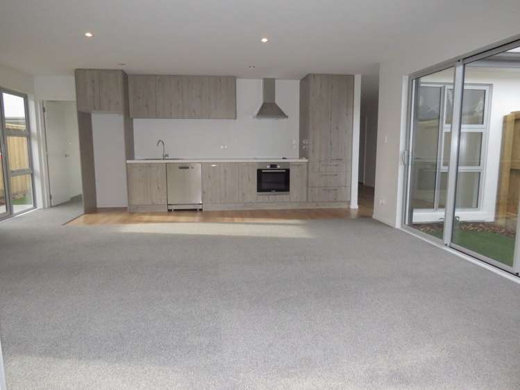 13 Farnborough Way Rolleston_2