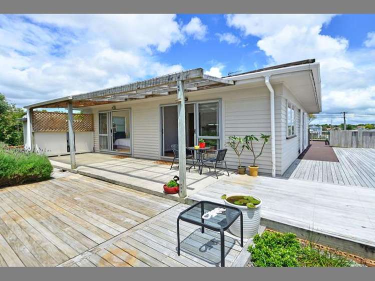 6 Gills Avenue Papakura_12