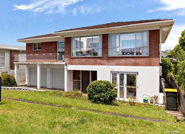 PRICE REDUCED! GREAT HOME & INCOME - FREEHOLD SITE