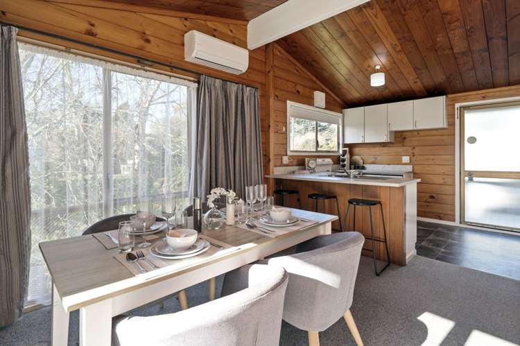 2 Cooper Avenue Holdens Bay_6