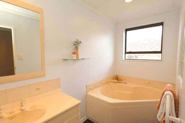 111 Kildare Drive Waikiwi_15