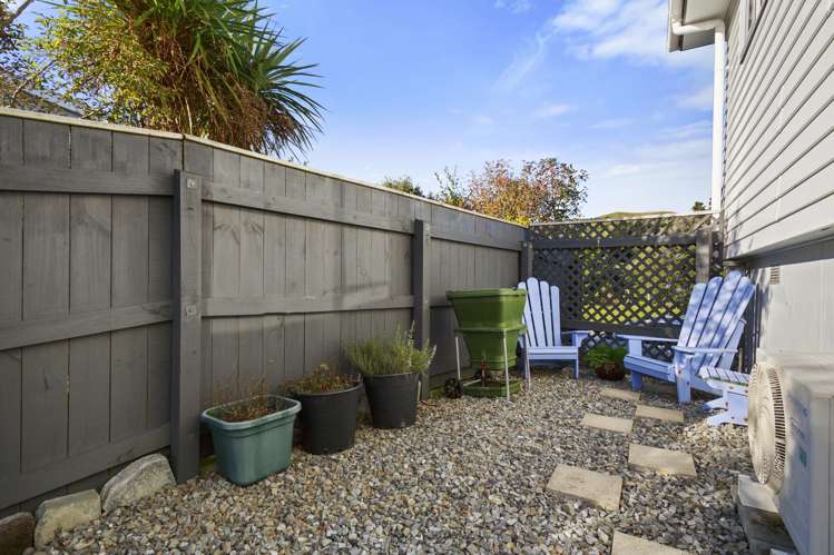 22a Bartlett Grove Tawa_19