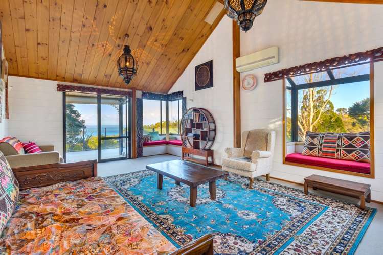 52 Rauhuia Crescent Parau_9