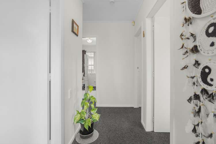 2 Meremere Street Wainuiomata_13