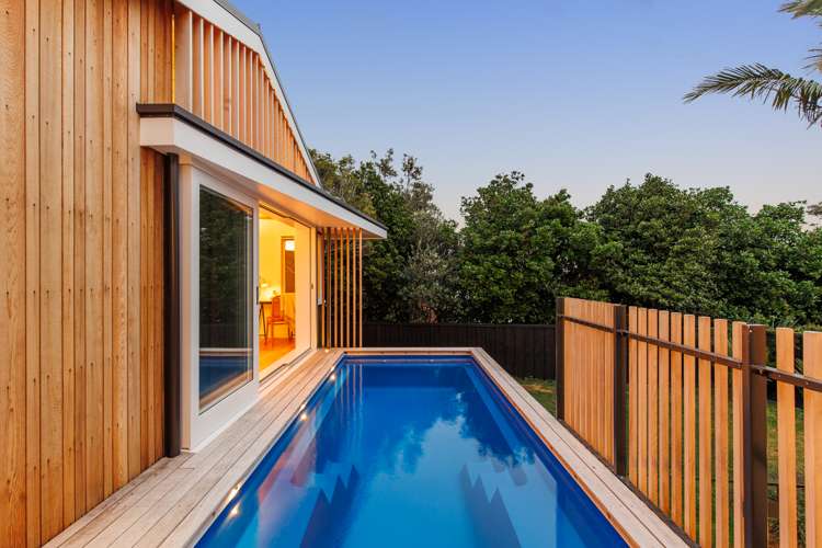 15 Challinor Crescent Mount Albert_20