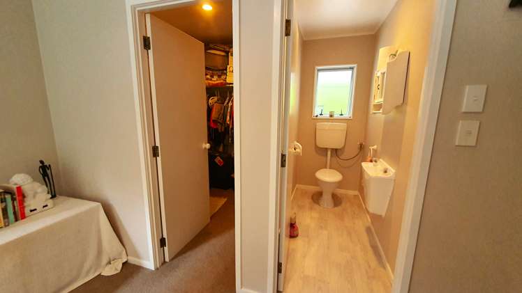 12 Beach Street Sandspit_18