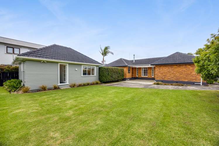 65 Kiwi Esplanade Mangere Bridge_22