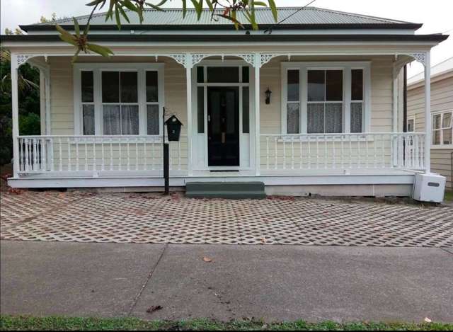 Charming 4brm Grey Lynn Gem w/ Extras!