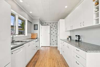 18 Kotare Street_4