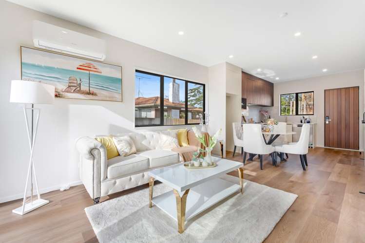 2/140 Edgewater Drive Pakuranga_3