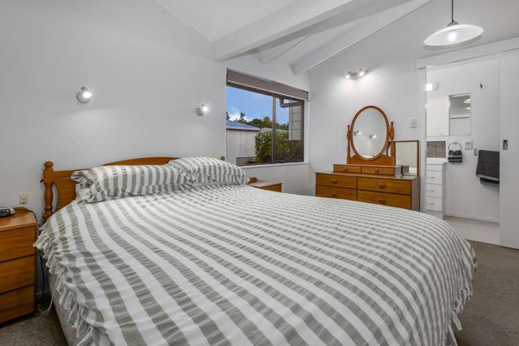 10 Spey Place Papakowhai_5