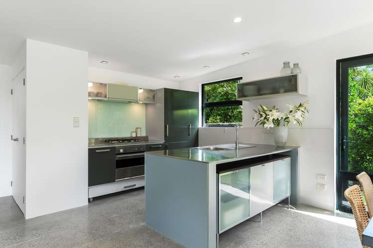 8 Erangi Place Bethells Beach_8