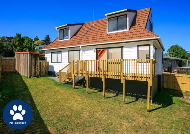 Pet friendly 4 bedroom 1.5 bathroom fully fenc...