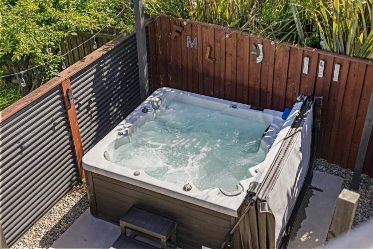 106 Mount View Road Bastia Hill_24