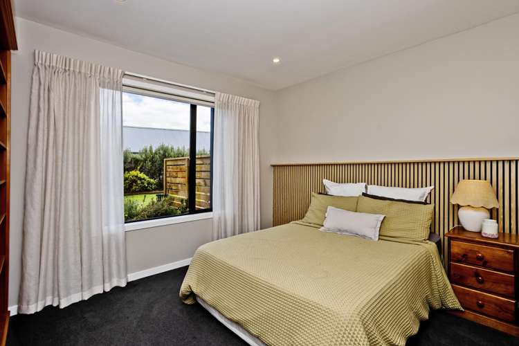 22 Glenda Place Seaward Bush_17