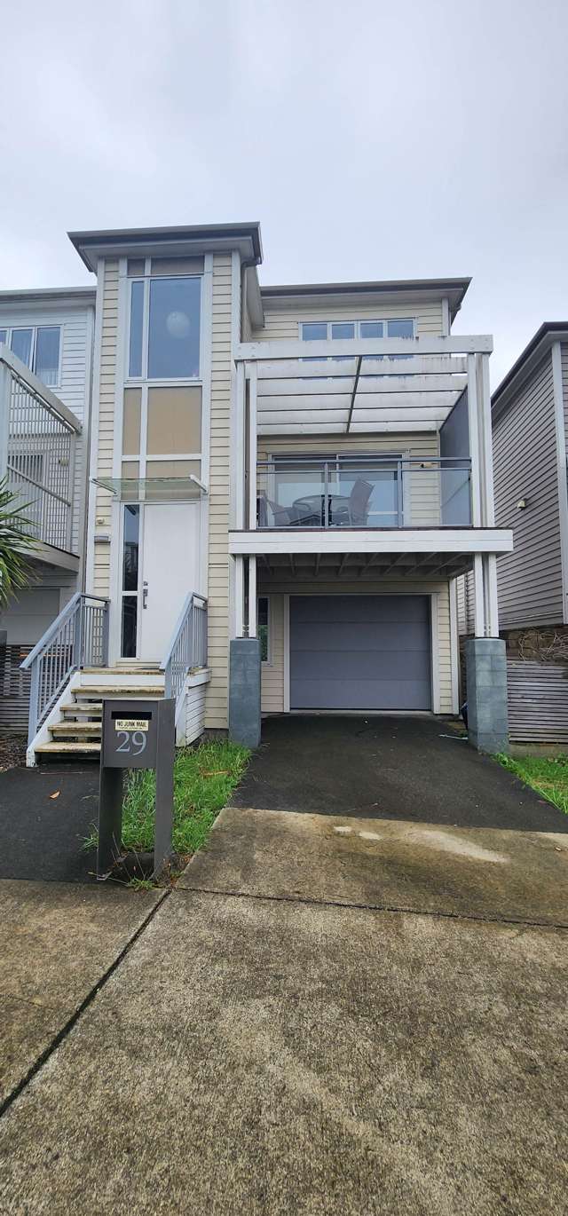 Ideal family house in convenient  location!