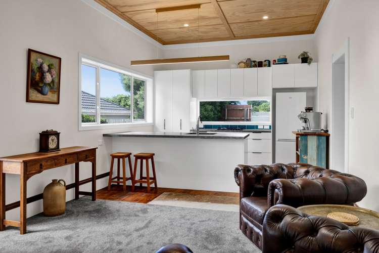 195 South Road Hawera_10