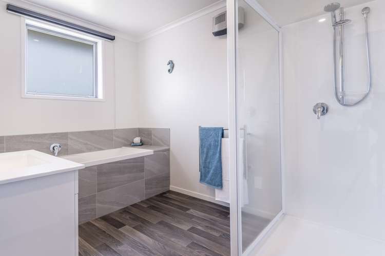 171 Ballintoy Park Drive Welcome Bay_25