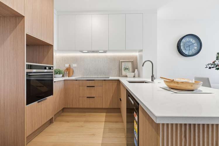 8/157 Bremner Road_1