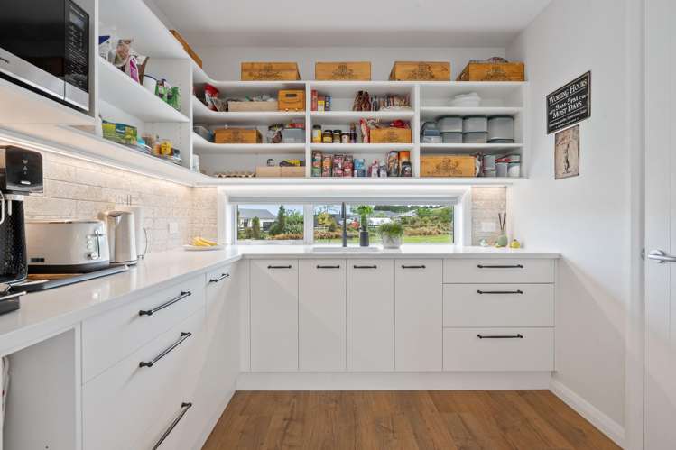 62 Carnaveron Drive Lincoln_9