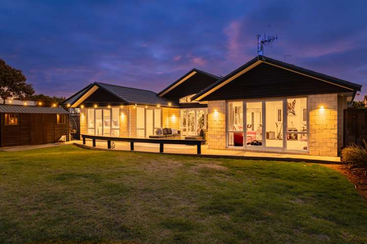 196 Tutere Street Waikanae Beach_25