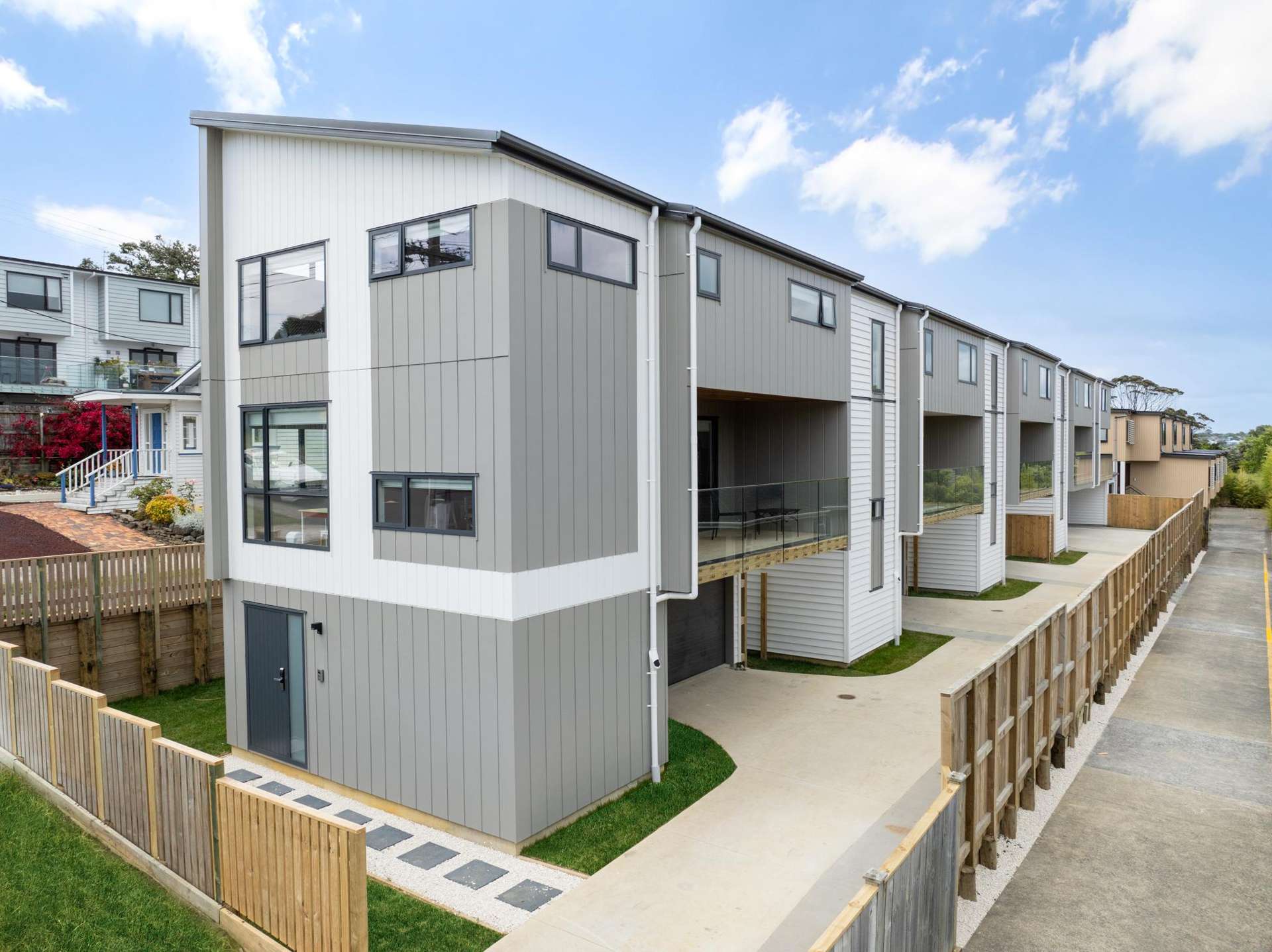 2/49 Northboro Road Belmont_0