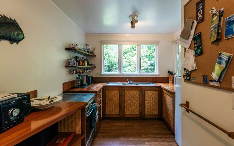 211 Ocean View Road Oneroa_12