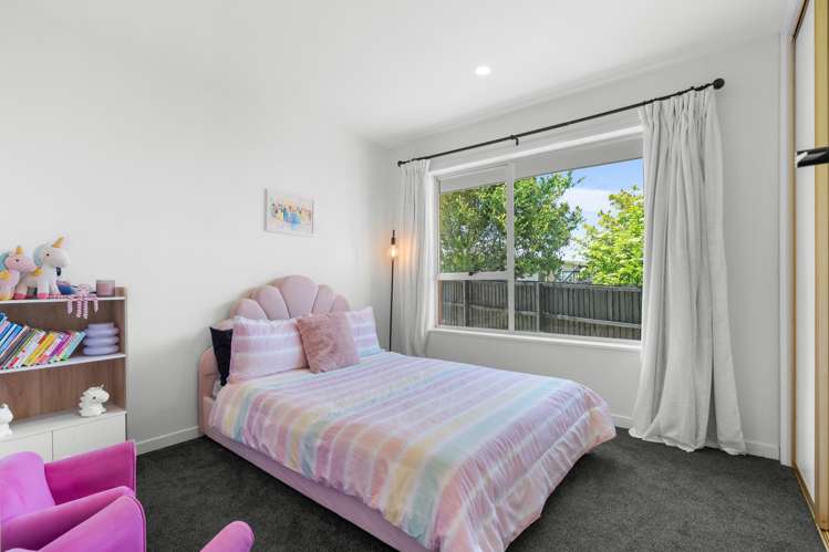 6 Larkhill Place Russley_12