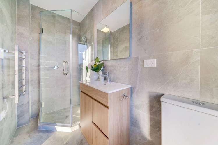 7/32 Tiraumea Drive 10694_11