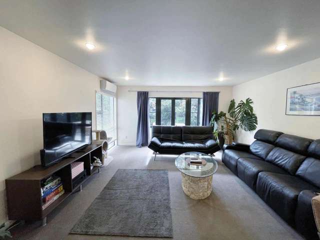 7/4 Brockworth Place Riccarton_2