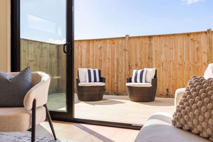 12B Butley Drive Farm Cove_51