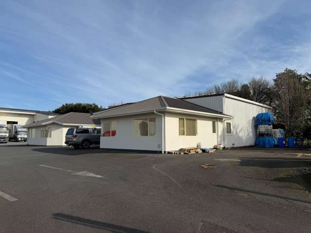 Small Workshop with Large Secured Yard