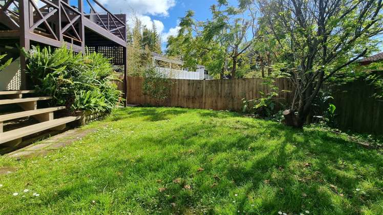 1/685a East Coast Road Browns Bay_16