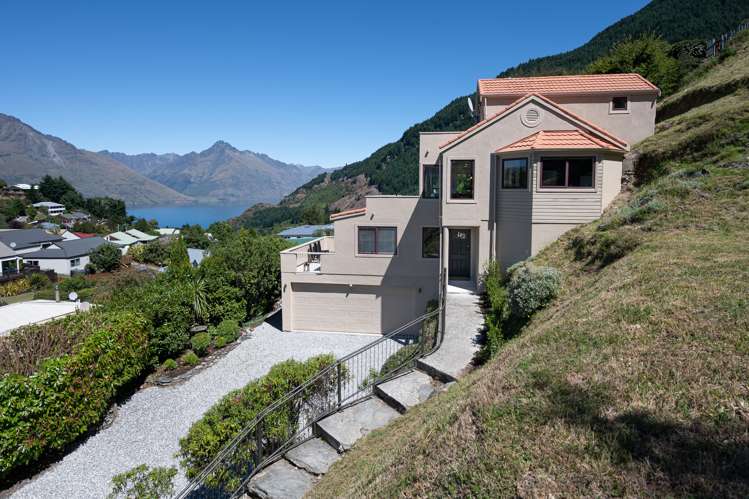12 Greenstone Place Fernhill/Sunshine Bay_2