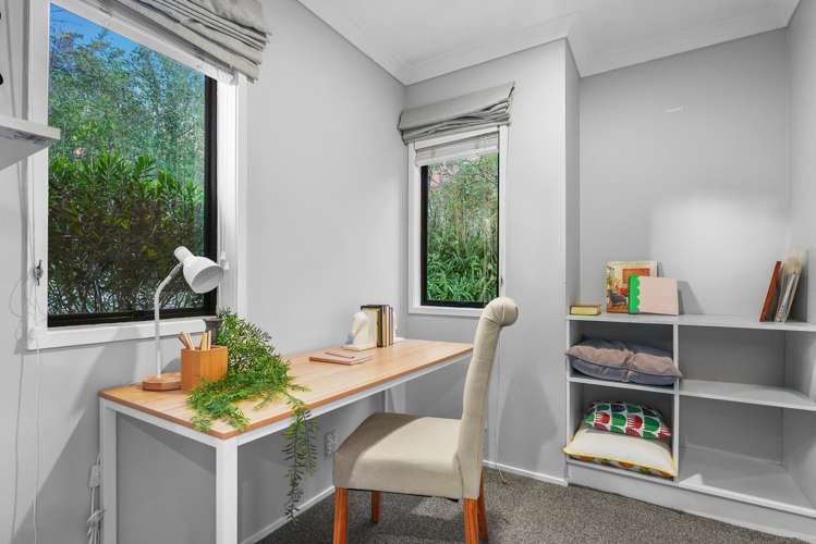 504 Beach Road Murrays Bay_11