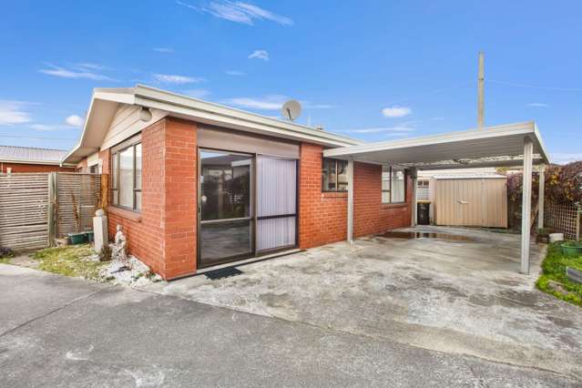 PERFECT DOWNSIZE ON MAIN STREET