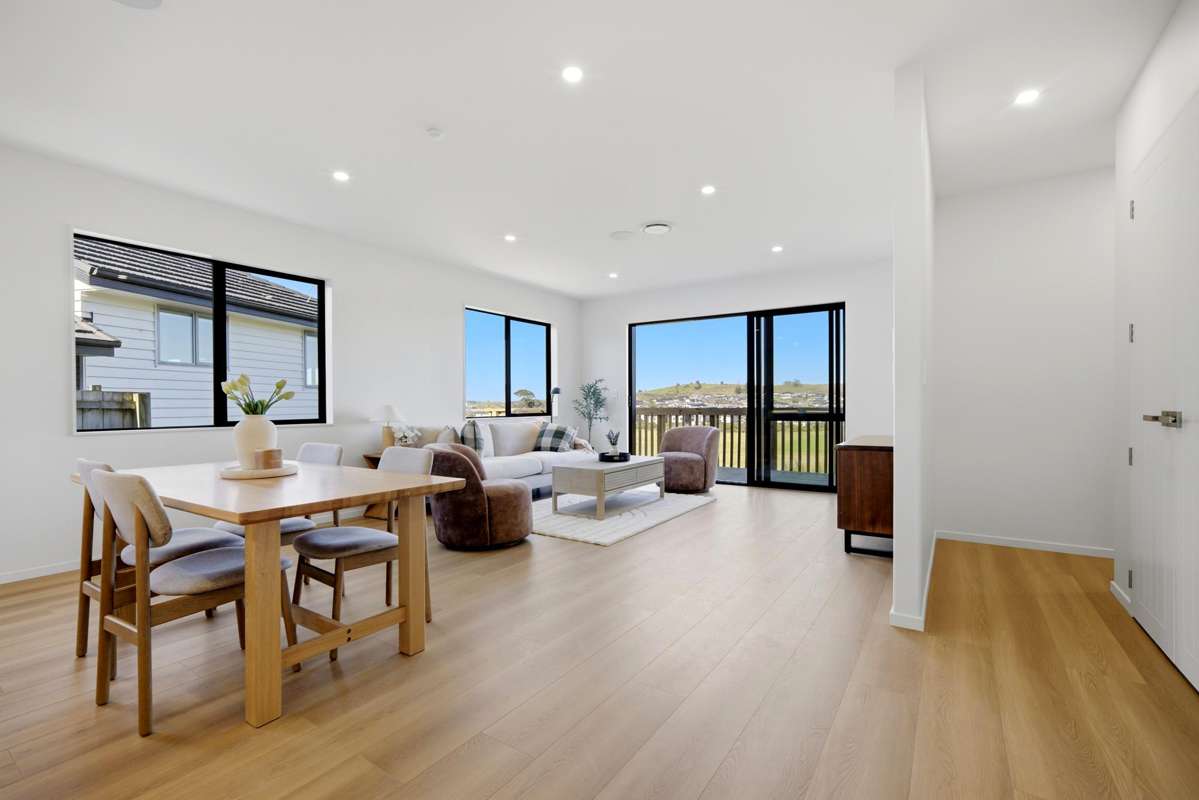 8 THOMASON CRESCENT_1