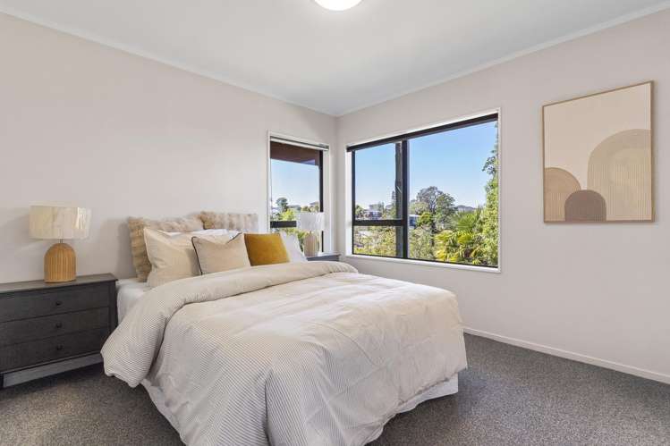1/18, 2/18 Glen Vista Road Bayview_11