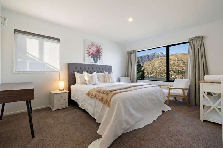 22 Golden Terrace Queenstown_12