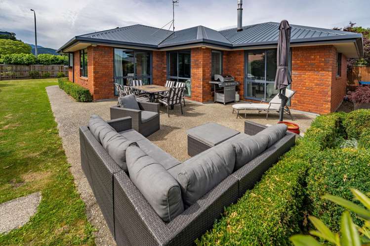 53 Starveall Street Brightwater_21