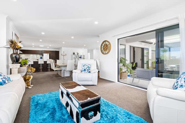 8 Stace Hopper Drive One Tree Point_18