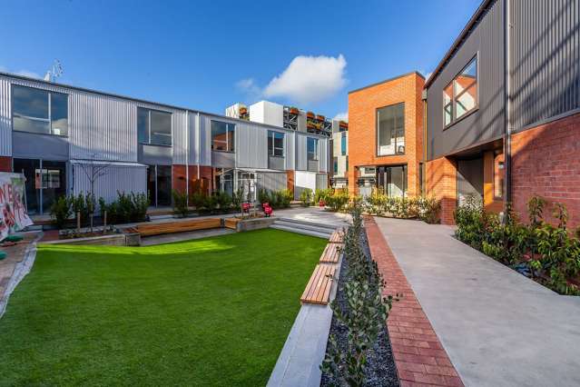 Central Christchurch 2BR Gem