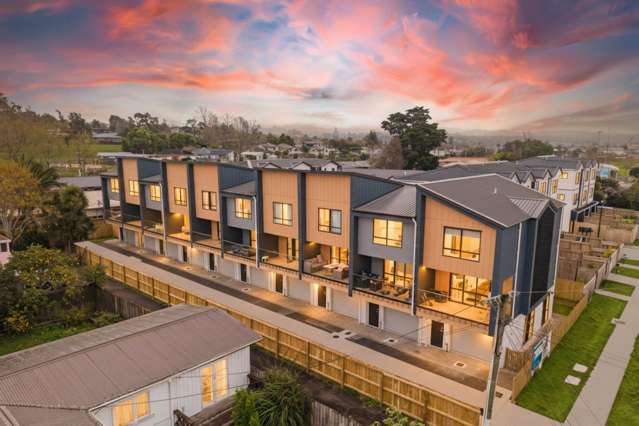 Lot 10 – Premium End Unit, Extra Light & Privacy