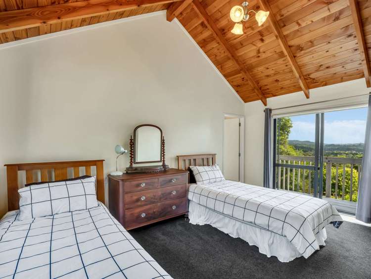11 North Way Titirangi_14