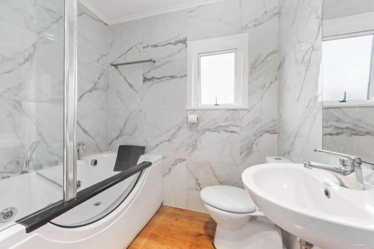 24 Golf Road New Lynn_15