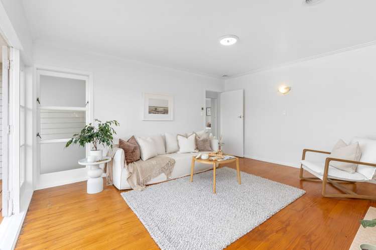 5 Maybelle Place Kelston_7