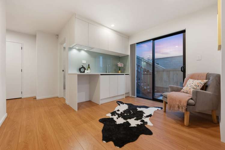 10 Alluvial Street Flat Bush_12
