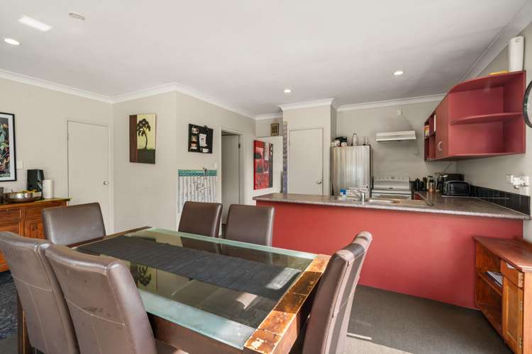 26 Lamia Grove Papamoa_11