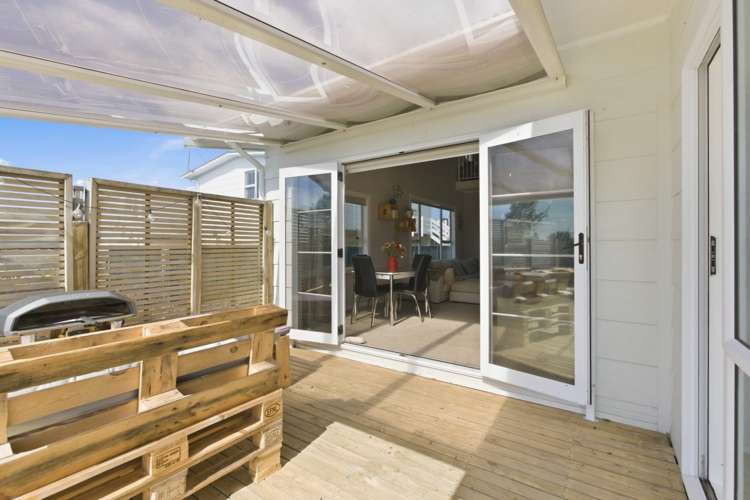60 Tukapa Street Westown_24