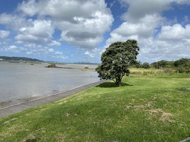 6 Brennan Avenue Te Atatu Peninsula_21